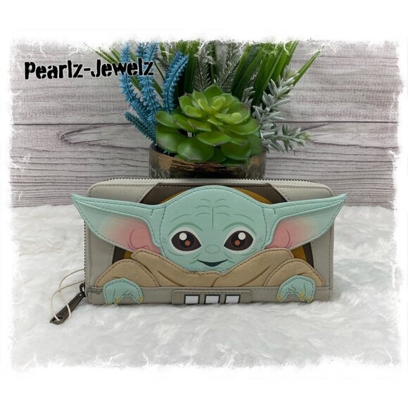 Loungefly Star Wars Baby Yoda The Child Mandalorian Zip Around Wallet NWT